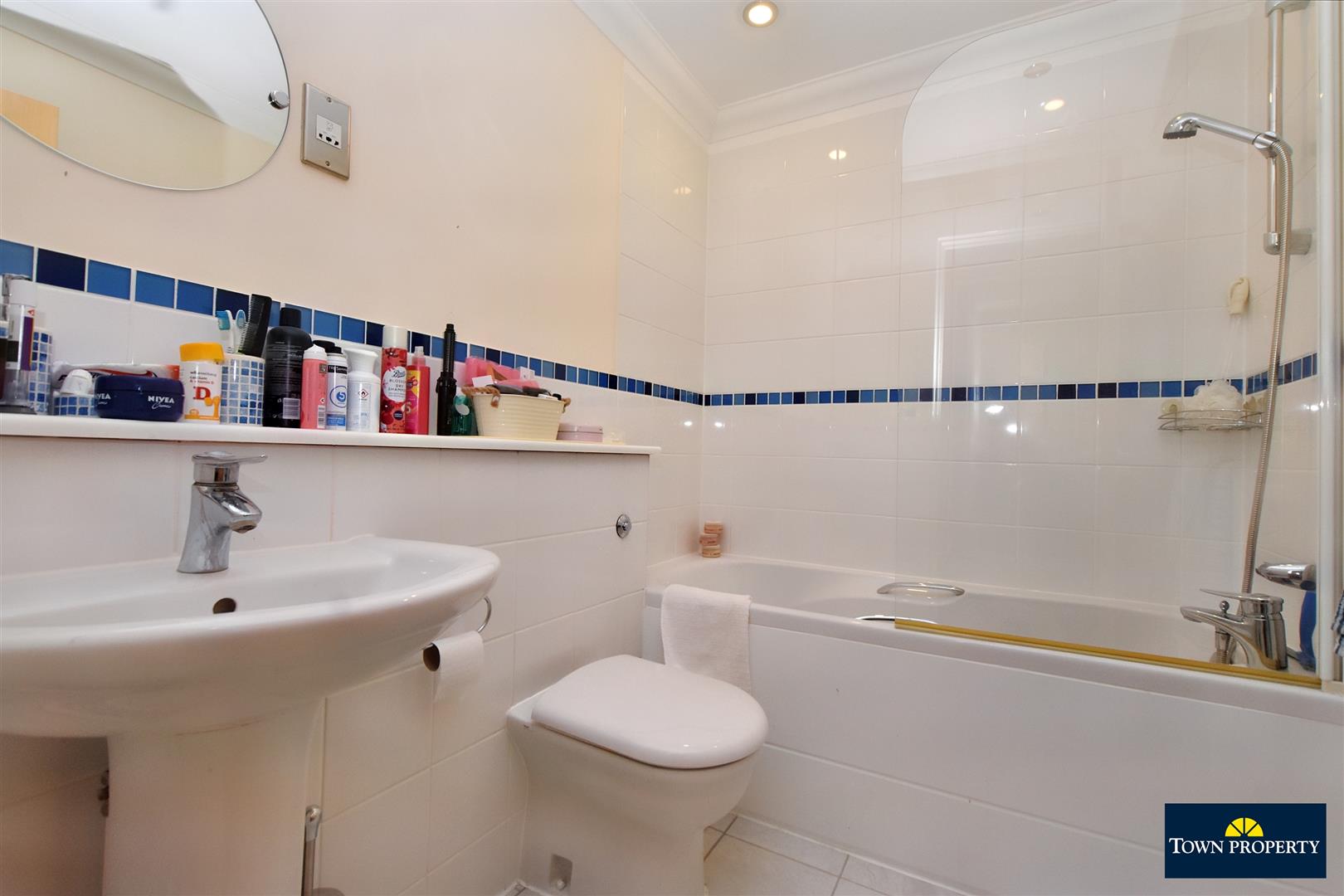 Property Details for Christchurch Place Eastbourne BN23 5AP Town Property Estate Agents